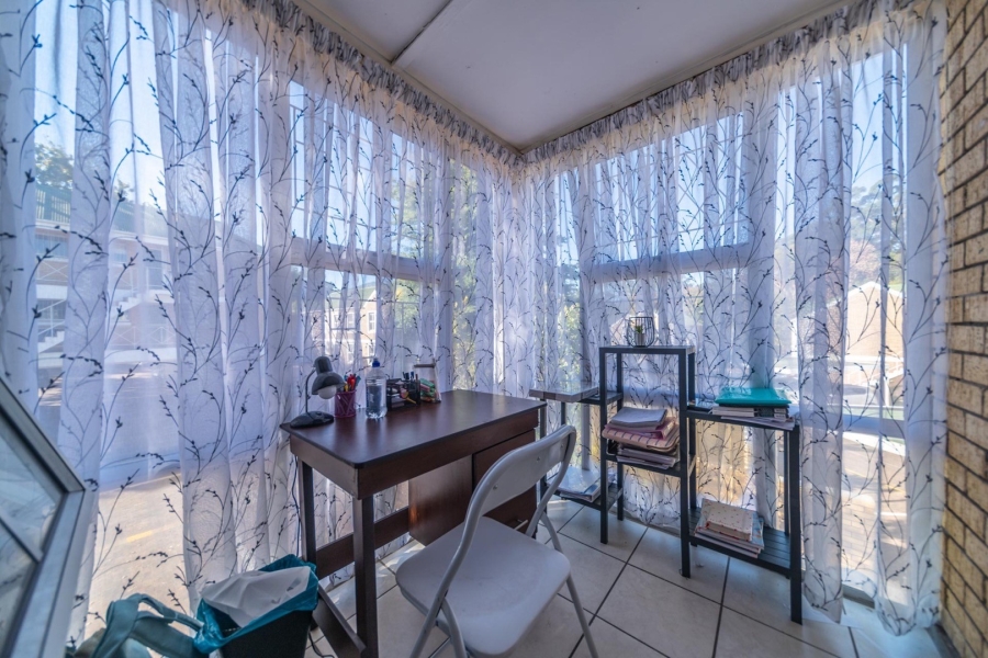 To Let 2 Bedroom Property for Rent in La Colline Western Cape